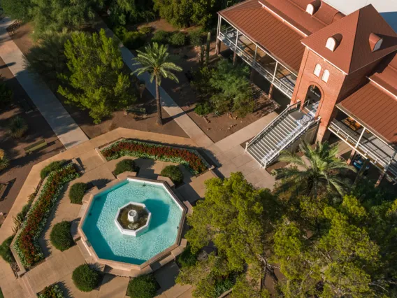 Main Campus fountain 