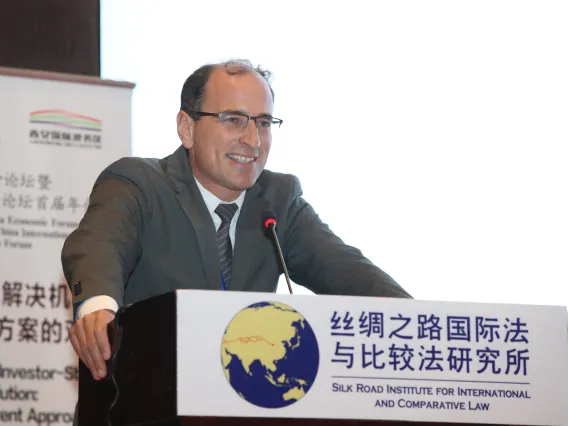 Arizona Law professor Sergio Puig