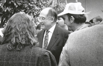 William Rehnquist talks with University of Arizona Law students in the courtyard of the law school